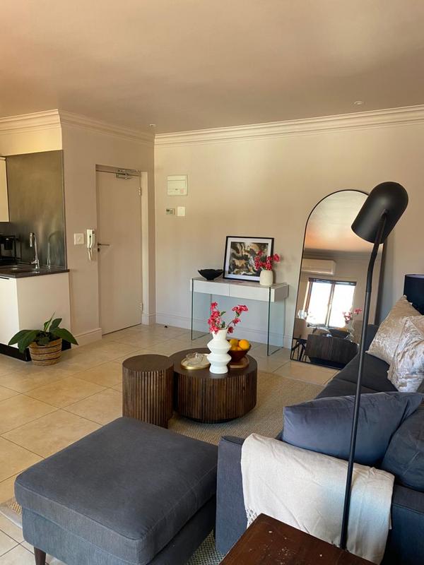 1 Bedroom Property for Sale in Sea Point Western Cape